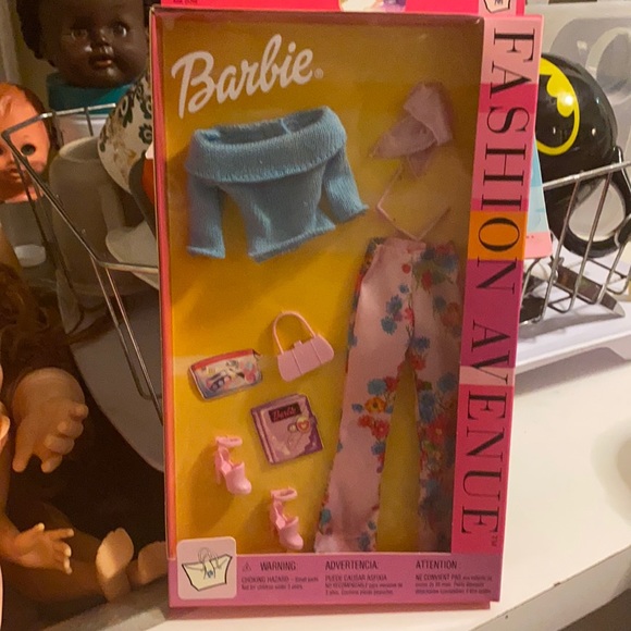 2002 Barbie Fashion Avenue, new old stock outfit , now out of production